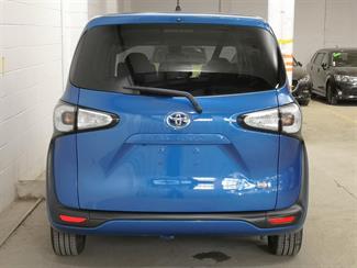 2017 Toyota Sienta - Thumbnail