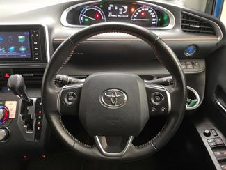 2017 Toyota Sienta - Thumbnail