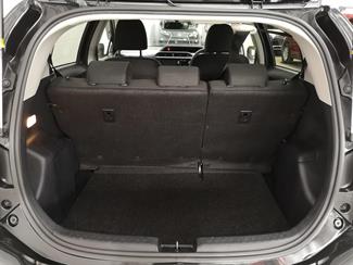 2015 Toyota Aqua - Thumbnail