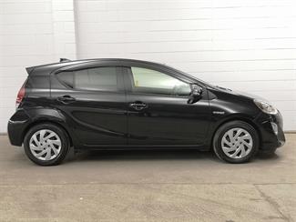 2015 Toyota Aqua - Thumbnail