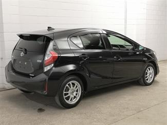 2017 Toyota Aqua - Thumbnail