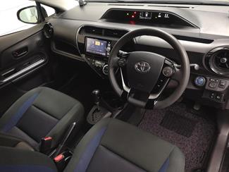 2017 Toyota Aqua - Thumbnail