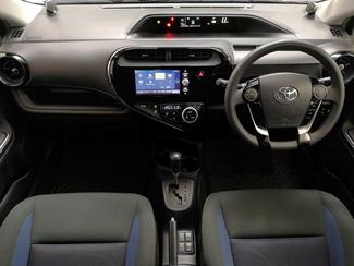 2017 Toyota Aqua - Thumbnail