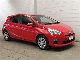 2013 Toyota Aqua - Thumbnail