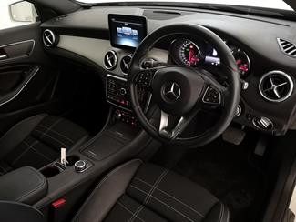 2017 Mercedes-Benz GLA 250 - Thumbnail