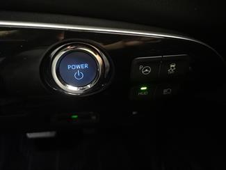 2018 Toyota Prius - Thumbnail