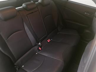 2018 Toyota Prius - Thumbnail