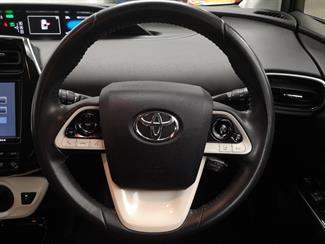 2018 Toyota Prius - Thumbnail