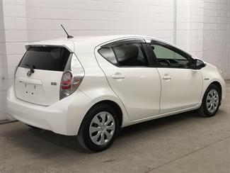 2013 Toyota Aqua - Thumbnail