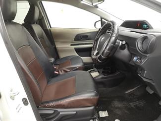 2013 Toyota Aqua - Thumbnail