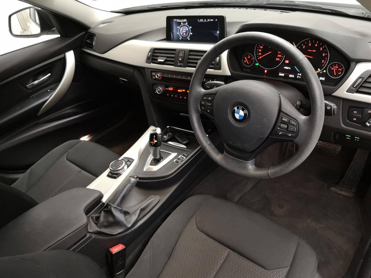 2015 BMW 320i