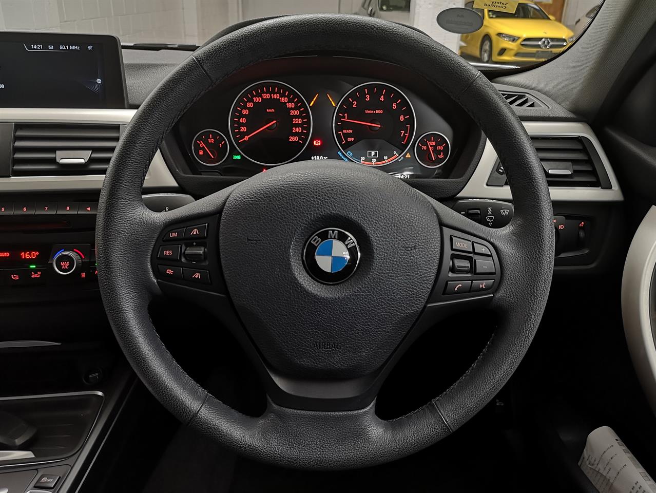 2015 BMW 320i