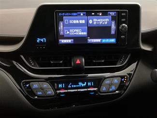 2017 Toyota C-HR - Thumbnail
