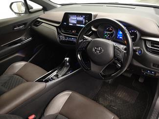 2017 Toyota C-HR - Thumbnail