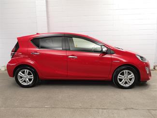 2015 Toyota Aqua - Thumbnail