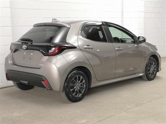 2021 Toyota Yaris - Thumbnail