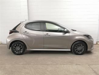 2021 Toyota Yaris - Thumbnail