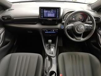 2021 Toyota Yaris - Thumbnail