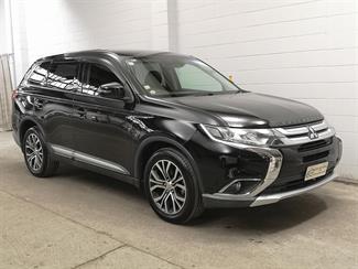 2016 Mitsubishi Outlander - Thumbnail