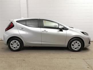 2024 Toyota Aqua - Thumbnail