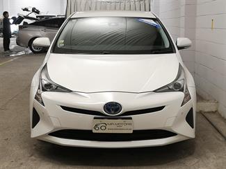 2017 Toyota Prius - Thumbnail