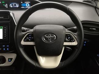 2017 Toyota Prius - Thumbnail