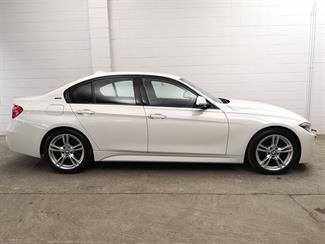 2016 BMW 330e - Thumbnail