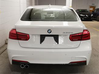 2016 BMW 330e - Thumbnail