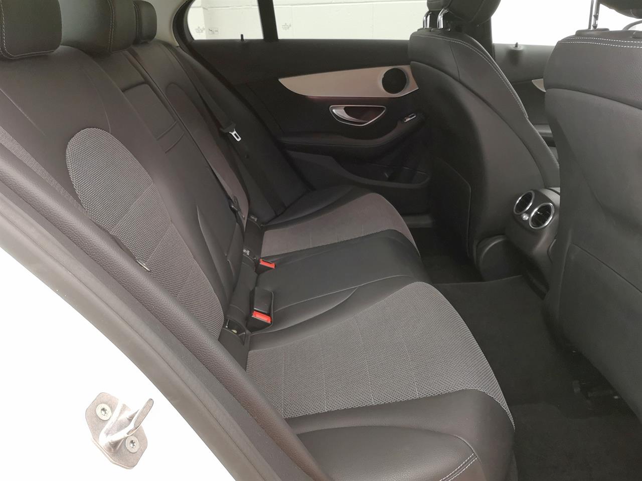 2017 Mercedes-Benz C 180