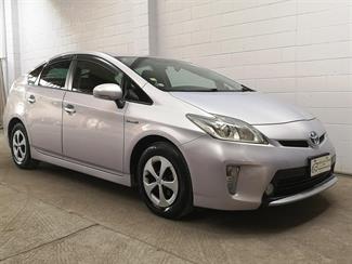 2012 Toyota Prius - Thumbnail