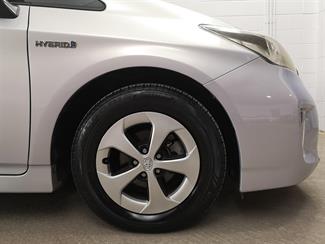 2012 Toyota Prius - Thumbnail