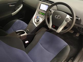 2012 Toyota Prius - Thumbnail