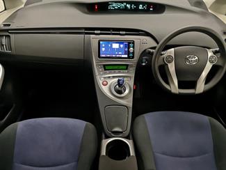 2012 Toyota Prius - Thumbnail
