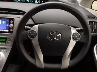 2012 Toyota Prius - Thumbnail