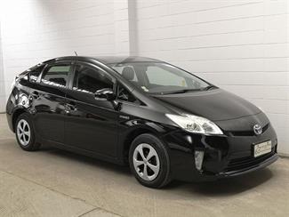 2015 Toyota Prius - Thumbnail