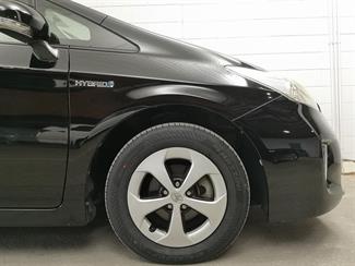2015 Toyota Prius - Thumbnail