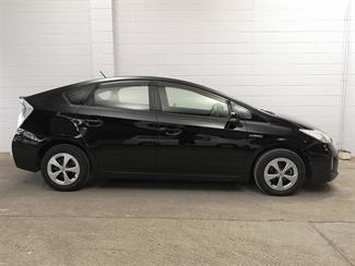 2015 Toyota Prius - Thumbnail