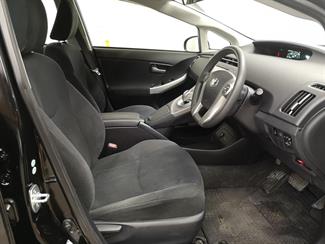 2015 Toyota Prius - Thumbnail