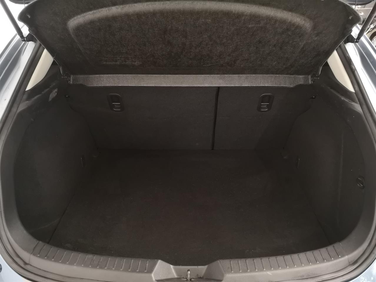 2014 Mazda Axela