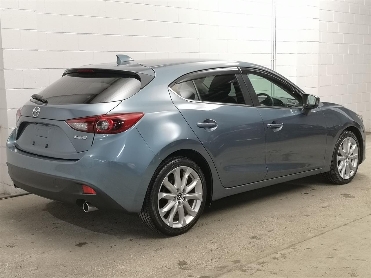 2014 Mazda Axela