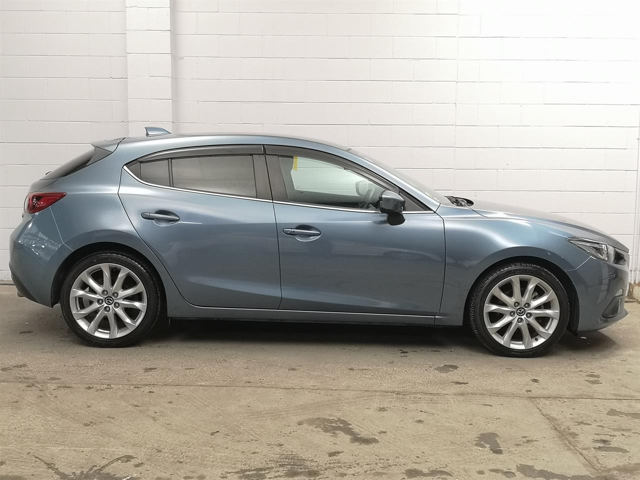 2014 Mazda Axela