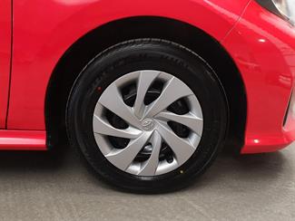 2020 Toyota Yaris - Thumbnail