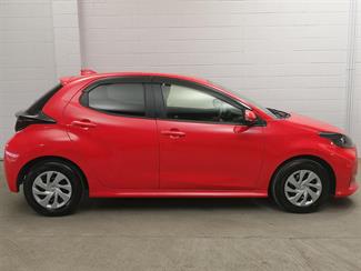 2020 Toyota Yaris - Thumbnail