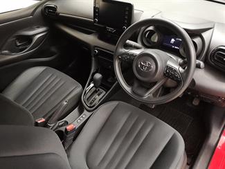 2020 Toyota Yaris - Thumbnail