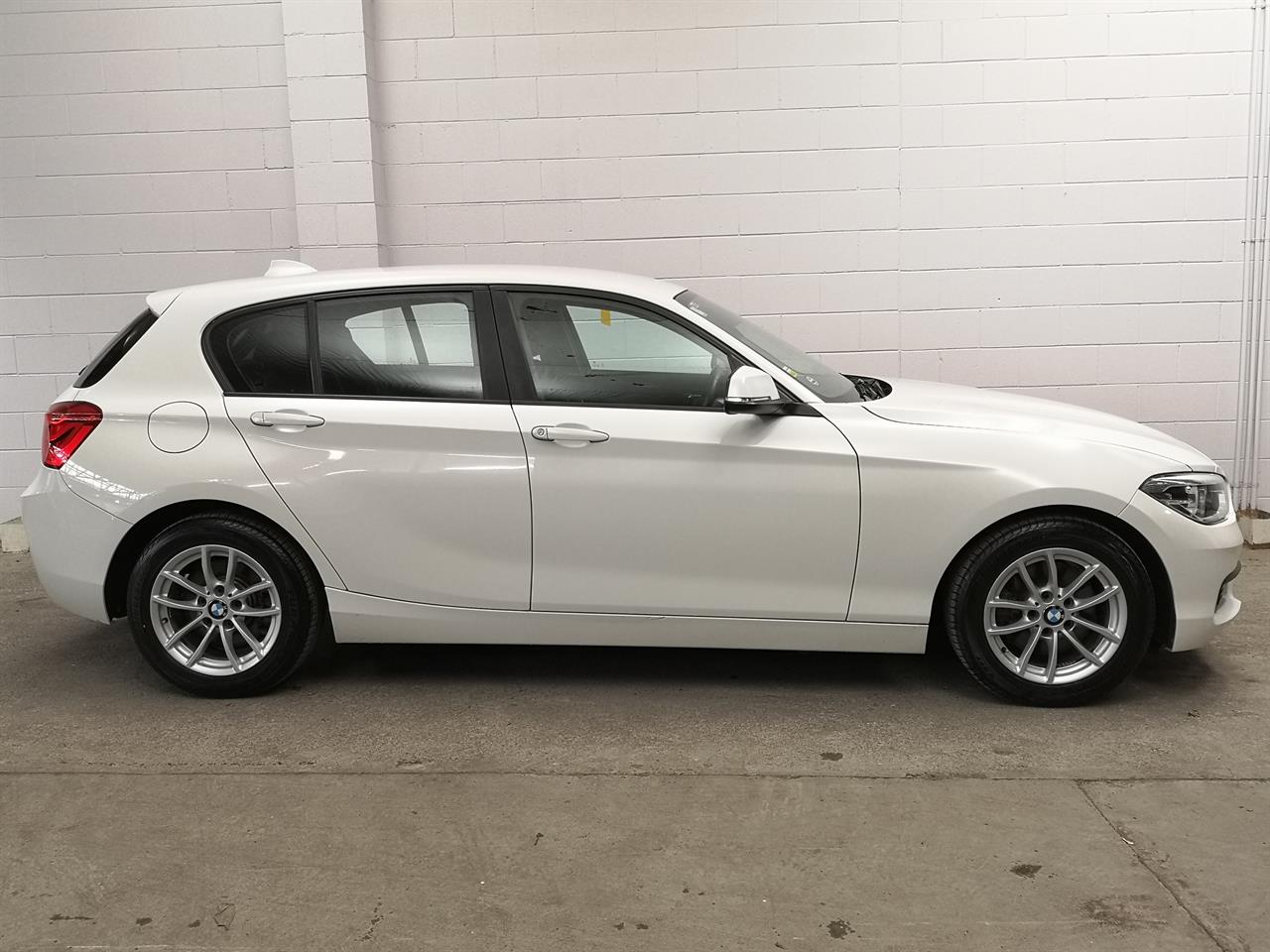 2017 BMW 118I