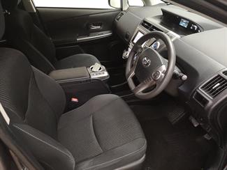 2020 Toyota Prius - Thumbnail