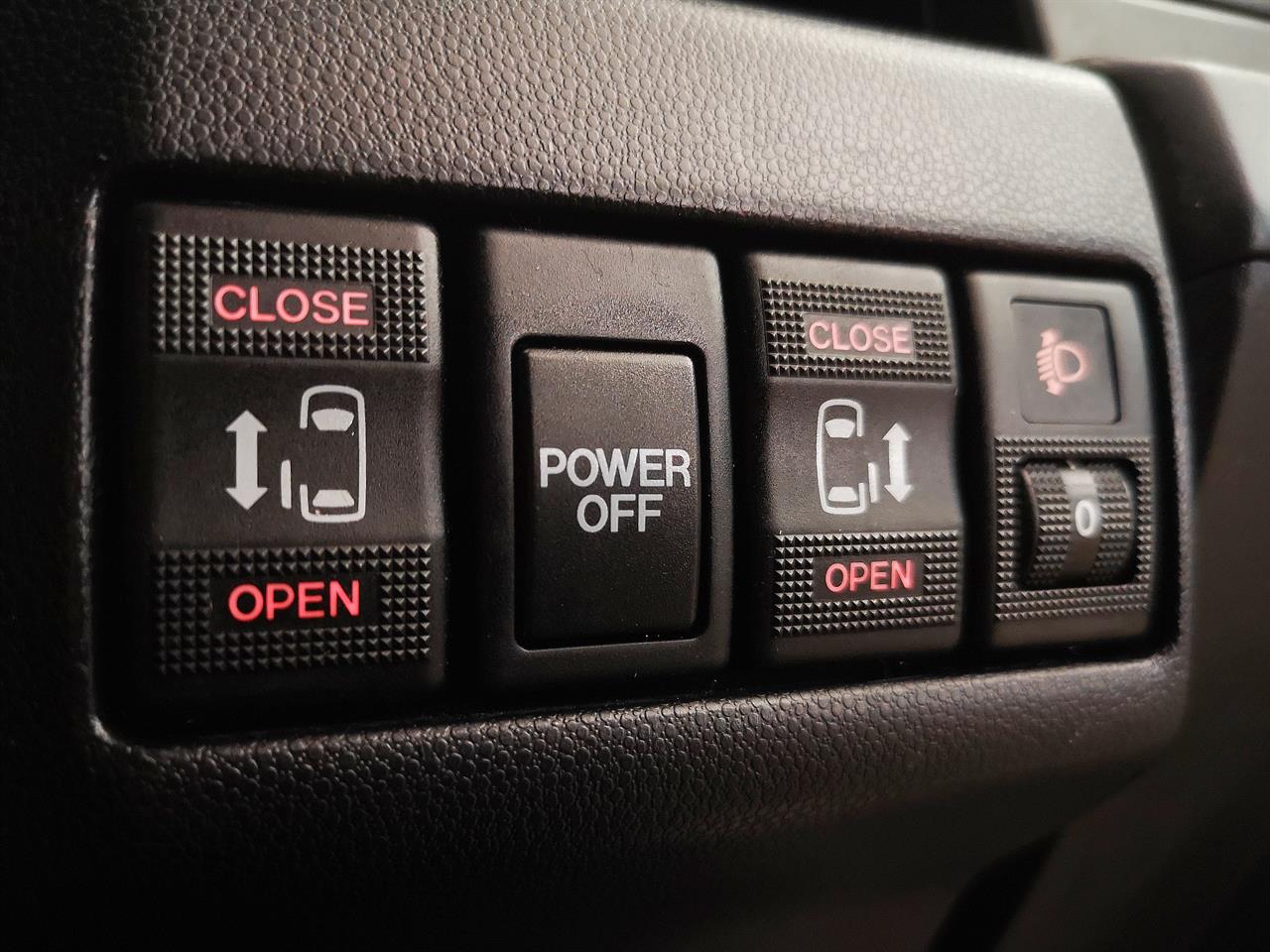 2014 Mazda Premacy