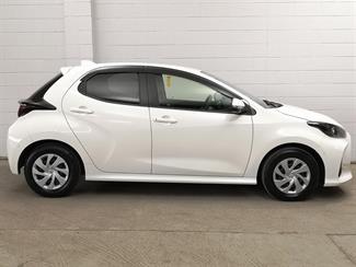 2020 Toyota Yaris - Thumbnail