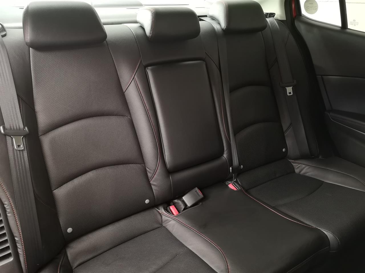 2014 Mazda Axela