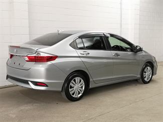 2020 Honda Grace - Thumbnail